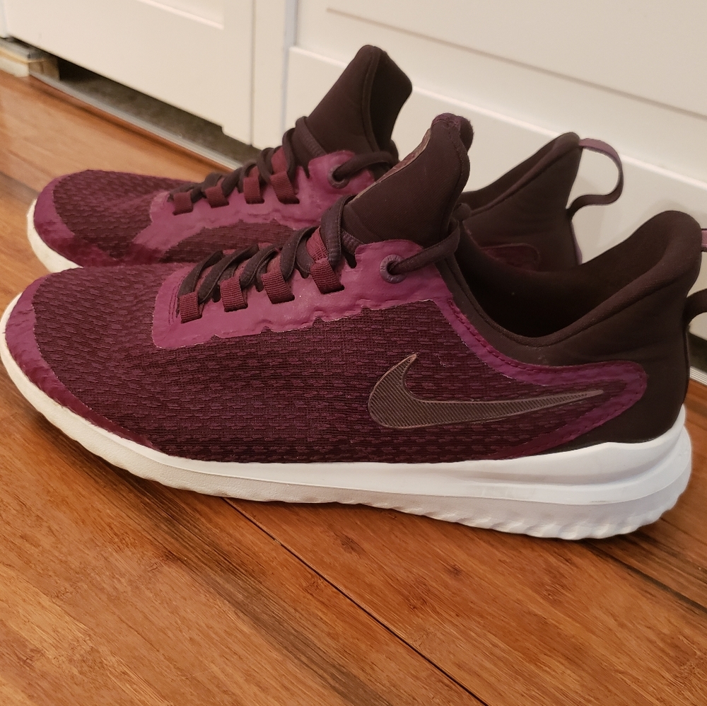 Nike Renew Rival Sneakers